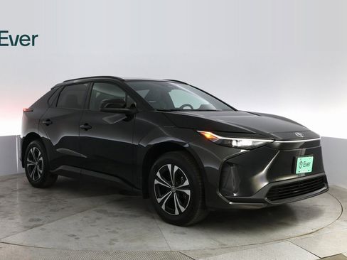 Used 2024 Toyota bZ4X XLE image 4