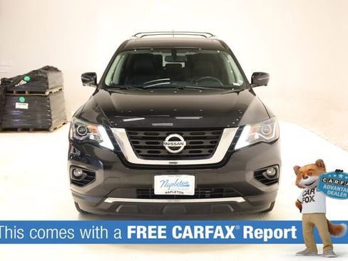 Used 2018 Nissan Pathfinder Platinum image 2