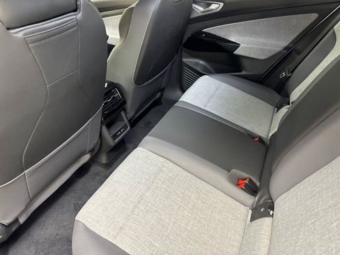 New 2026 Volkswagen ID.4 Pro RWD image 11