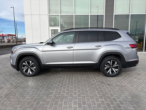 New 2026 Volkswagen Atlas SE image 2