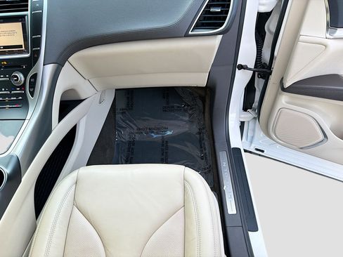 Used 2019 Lincoln Nautilus Select FWD image 17