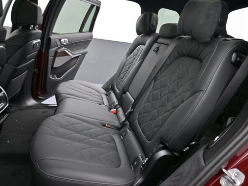 Used 2026 BMW X7 xDrive40i AWD/4WD image 17