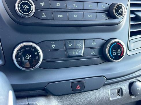 New 2025 Ford Transit 250 148 Medium Roof image 10