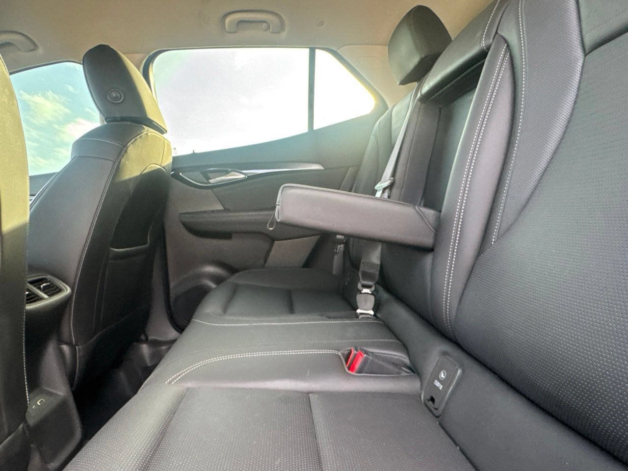 Used 2024 Buick Envision Preferred AWD/4WD image 37