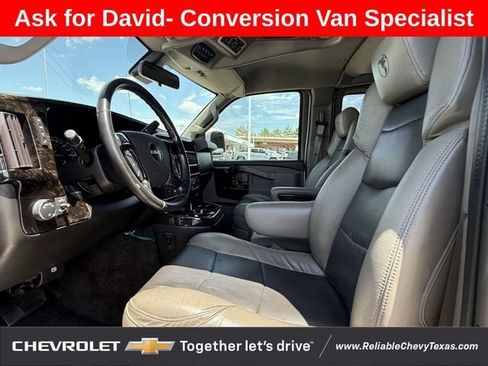 Used 2020 GMC Savana 2500 Extended w/ Enhanced Convenience Package RWD image 28