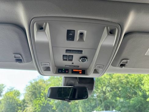 Used 2020 Cadillac Escalade Luxury AWD/4WD image 18