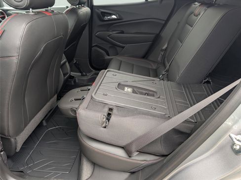 New 2026 Chevrolet Trax RS w/ Sunroof Package image 32