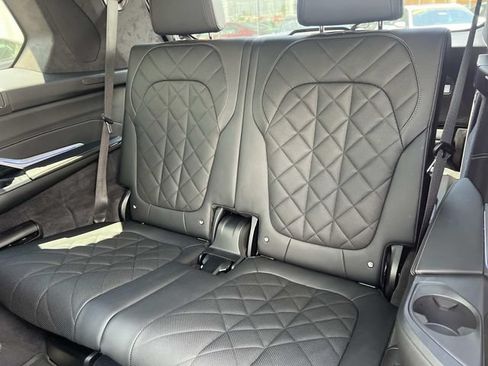 Used 2024 BMW X7 xDrive40i w/ M Sport Package AWD/4WD image 14