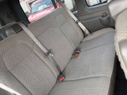 Used 2017 Chevrolet Express 2500 LT w/ LT Preferred Equipment Group RWD image 23