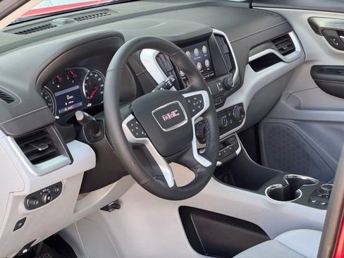 Used 2023 GMC Terrain SLT image 40