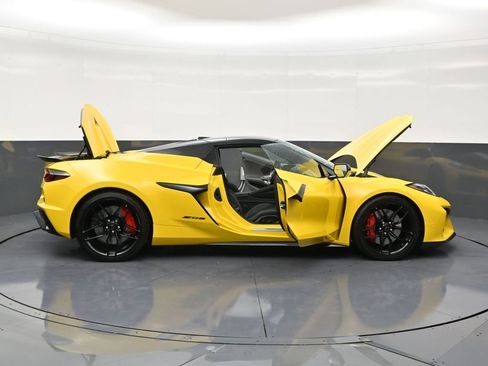 Used 2026 Chevrolet Corvette Z06 RWD image 29