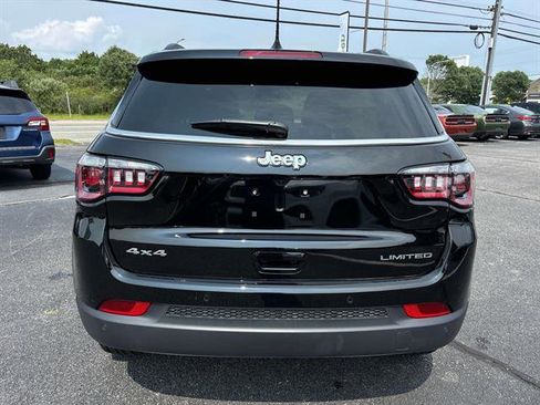 Used 2024 Jeep Compass Limited image 3
