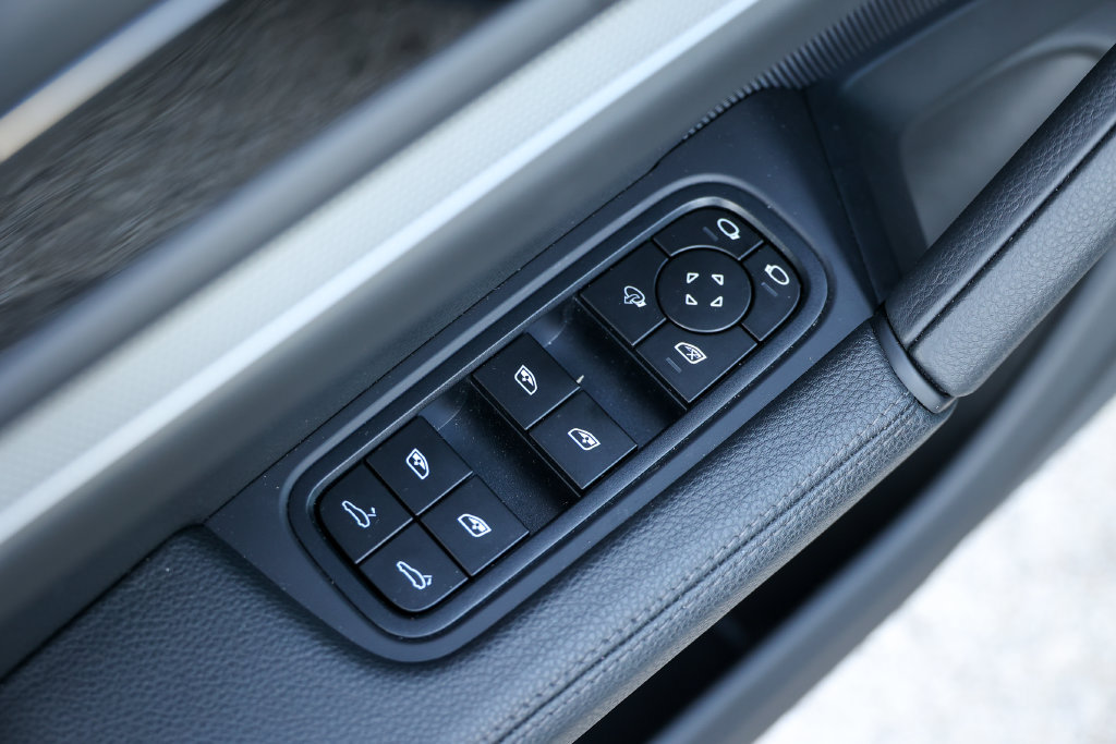 Certified 2026 Porsche Cayenne Coupe AWD/4WD image 28