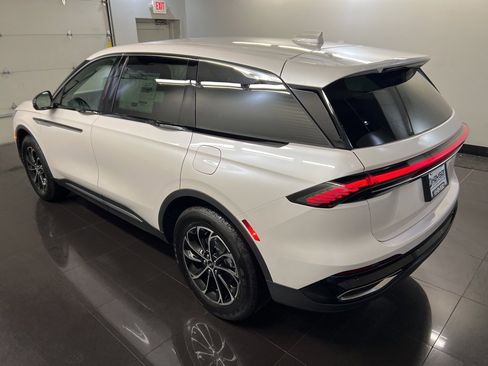 New 2026 Lincoln Nautilus Premier image 4