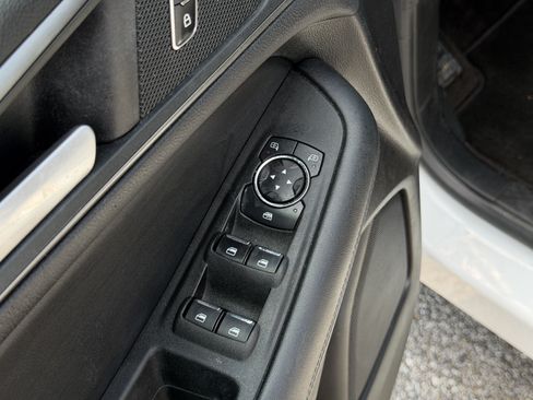 Used 2020 Ford Edge SE FWD image 15