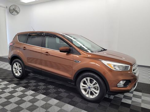 Used 2017 Ford Escape SE AWD/4WD image 11