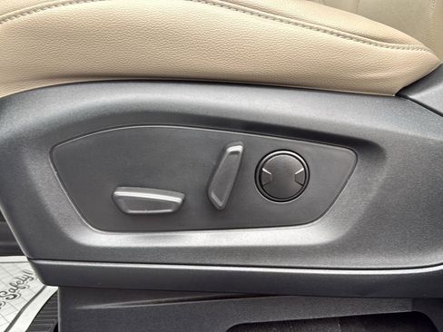 Used 2023 Ford Explorer Limited w/ Class IV Trailer Tow Package image 27