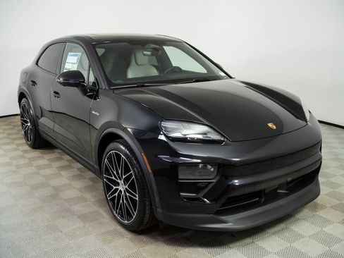 New 2026 Porsche Macan 4 Electric AWD/4WD image 27