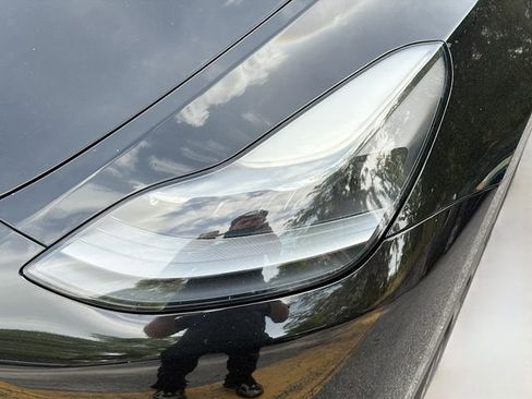 Used 2022 Tesla Model Y Performance image 9