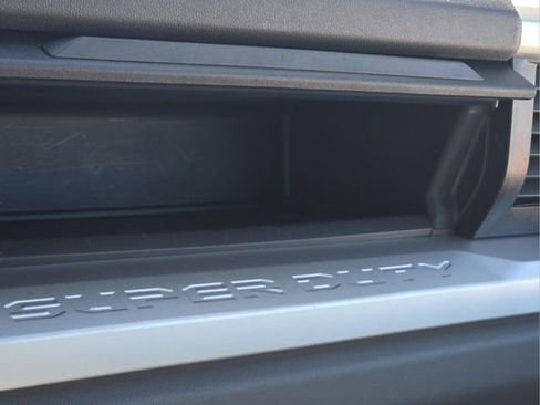 Used 2025 Ford F250 XLT image 27