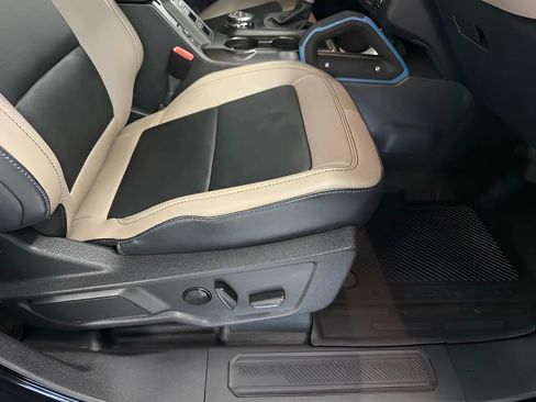 Used 2023 Ford Bronco Wildtrak AWD/4WD image 21