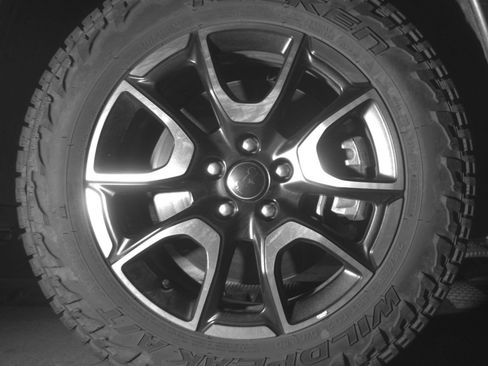 Used 2025 Jeep Compass Trailhawk AWD/4WD image 16