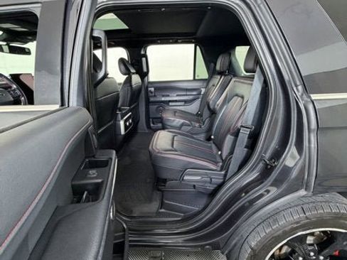 Used 2022 Ford Expedition Limited RWD image 9