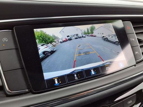 Used 2024 Buick Enclave Premium FWD image 29