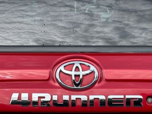 Used 2018 Toyota 4Runner SR5 image 14