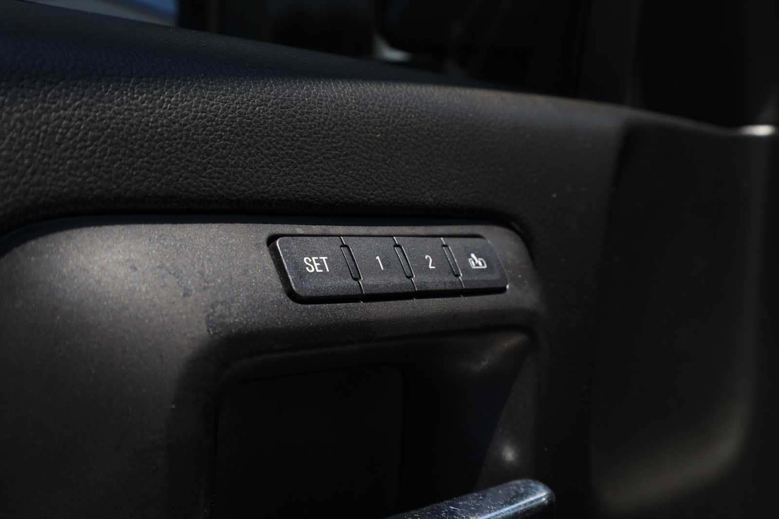Used 2015 Chevrolet Silverado 2500 LTZ w/ Duramax Plus Package AWD/4WD image 44