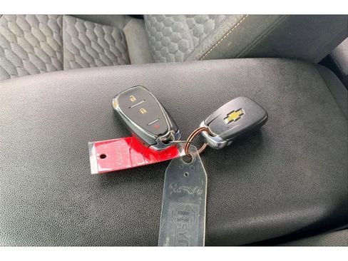 Used 2018 Chevrolet Equinox LT image 12