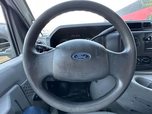 Used 2015 Ford E-350 and Econoline 350 Super Duty image 16