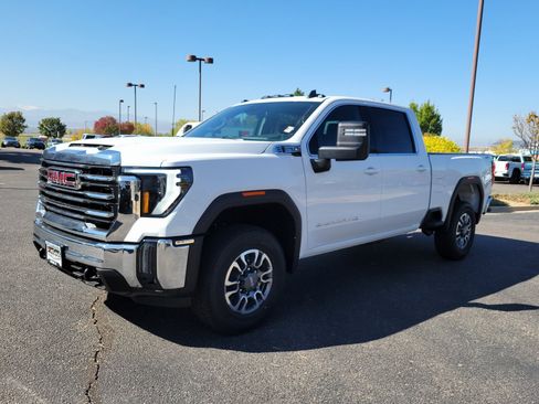 New 2026 GMC Sierra 2500 SLE w/ SLE Value Package; image 4