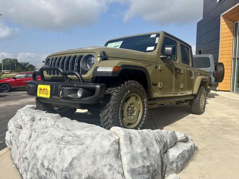 New 2026 Jeep Gladiator Willys AWD/4WD image 1