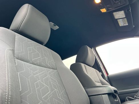 Used 2018 Toyota Tacoma TRD Off-Road image 17