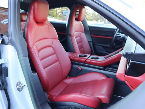 Used 2023 Porsche Taycan image 20