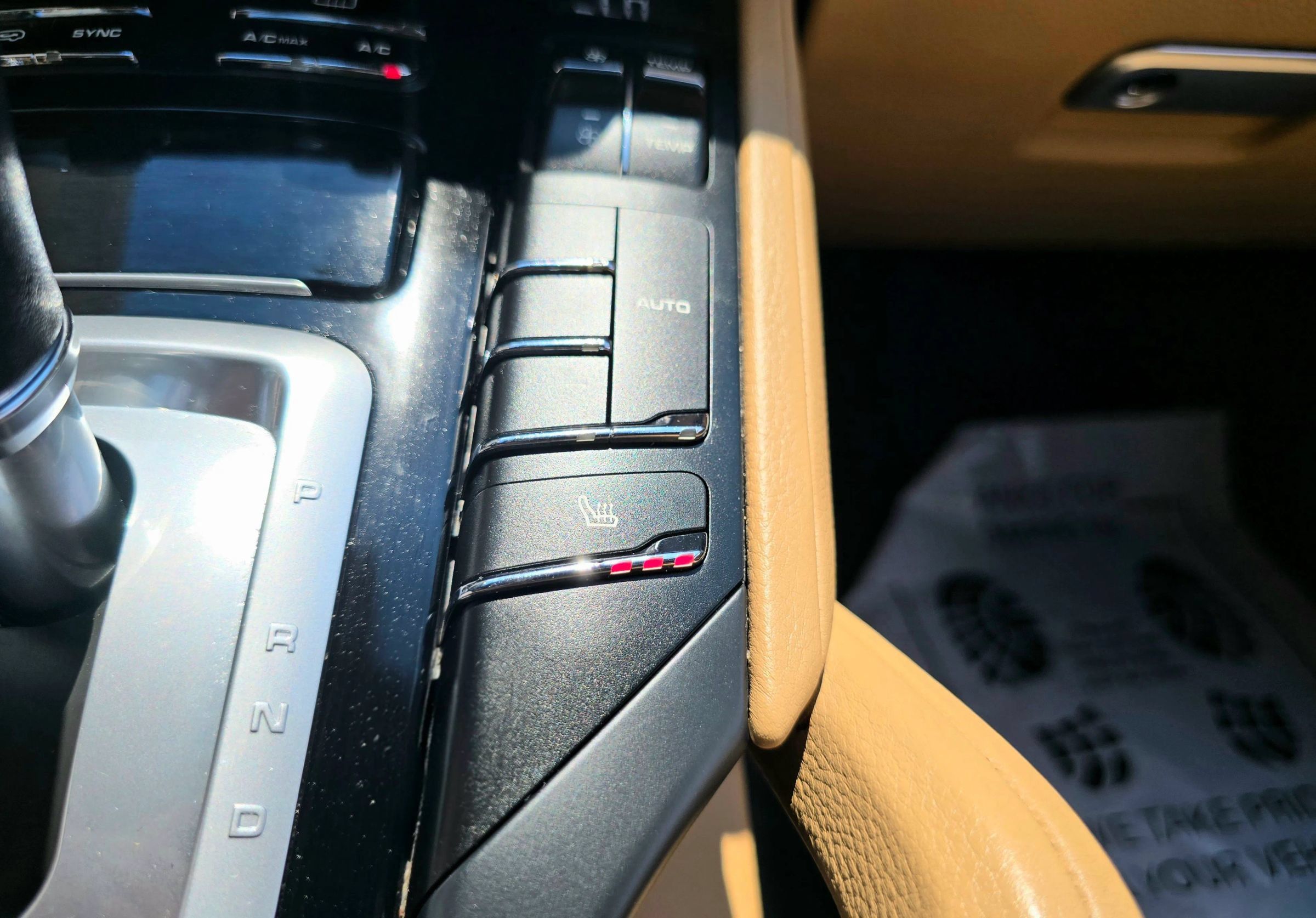 Used 2014 Porsche Cayenne Platinum Edition AWD/4WD image 36