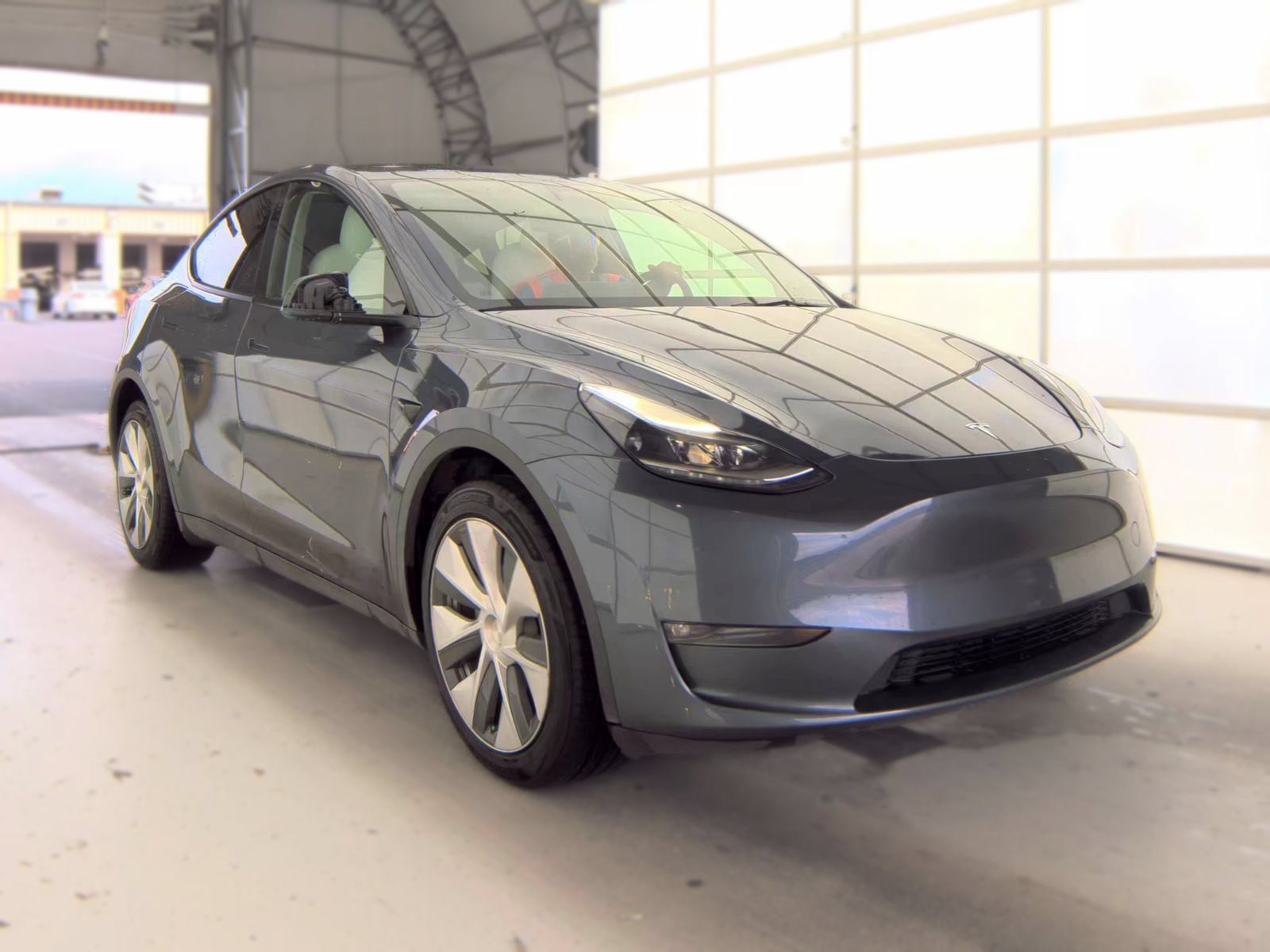 Used 2023 Tesla Model Y Long Range AWD/4WD image 1