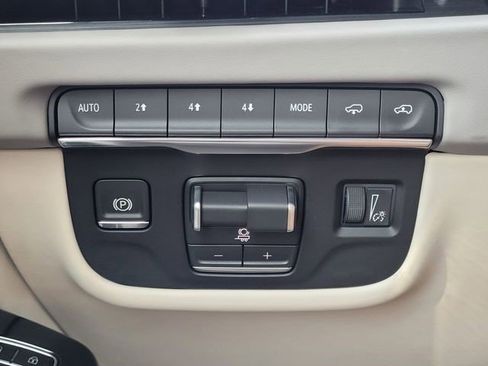 Certified 2026 Cadillac Escalade Platinum Sport w/ LPO, ONYX Package AWD/4WD image 15