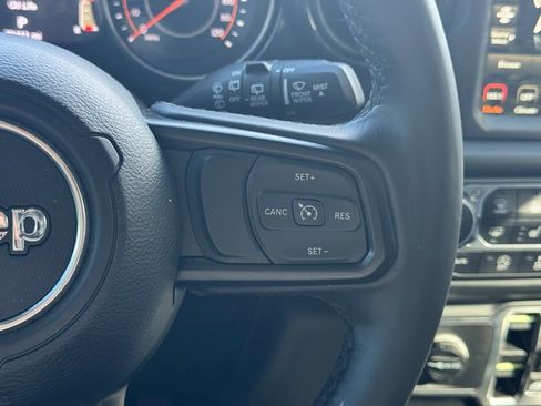 Used 2023 Jeep Wrangler Altitude image 26