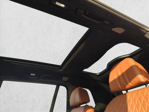Used 2024 BMW X7 M60i w/ Executive Package image 20