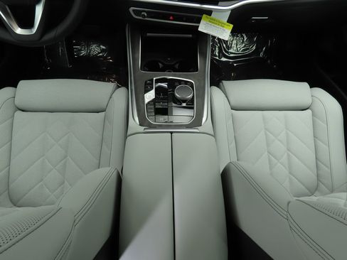 Certified 2025 BMW X5 sDrive40i image 18