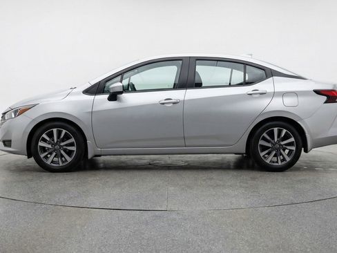 Used 2025 Nissan Versa SV image 5