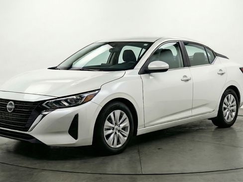 Used 2025 Nissan Sentra S FWD image 3