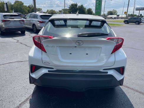 Used 2021 Toyota C-HR XLE FWD image 6