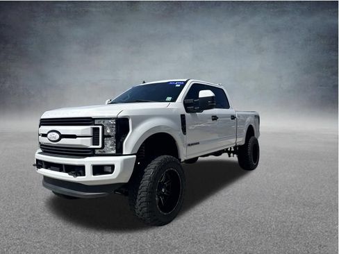 Used 2019 Ford F250 XLT w/ XLT Value Package AWD/4WD image 3