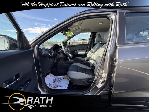 Used 2023 Nissan Kicks SR w/ SR Premium Package image 11