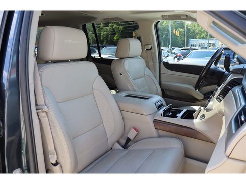 Used 2020 GMC Yukon XL Denali w/ Denali Premium Package AWD/4WD image 34