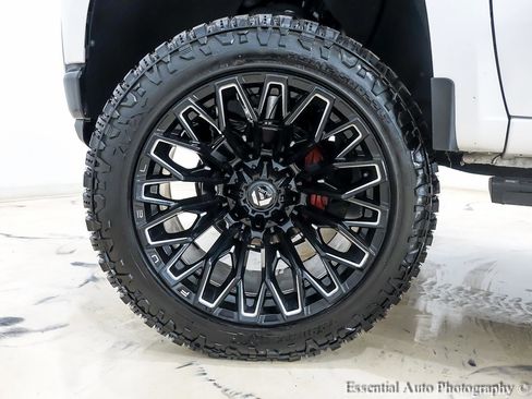 Used 2019 Chevrolet Silverado 1500 LT Trail Boss AWD/4WD image 12