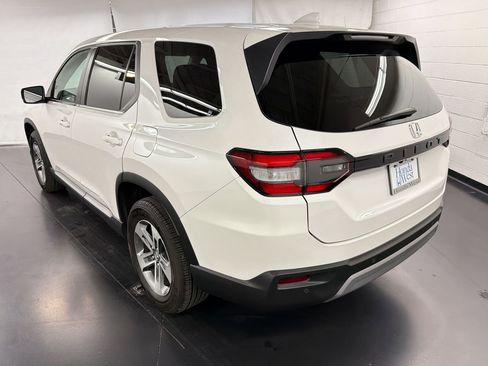 Certified 2024 Honda Pilot EX-L image 3